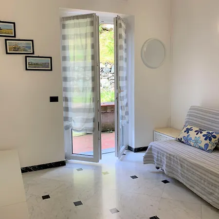 アパート Maraschino レヴァント