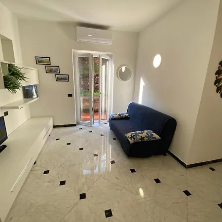 Maraschino アパート レヴァント