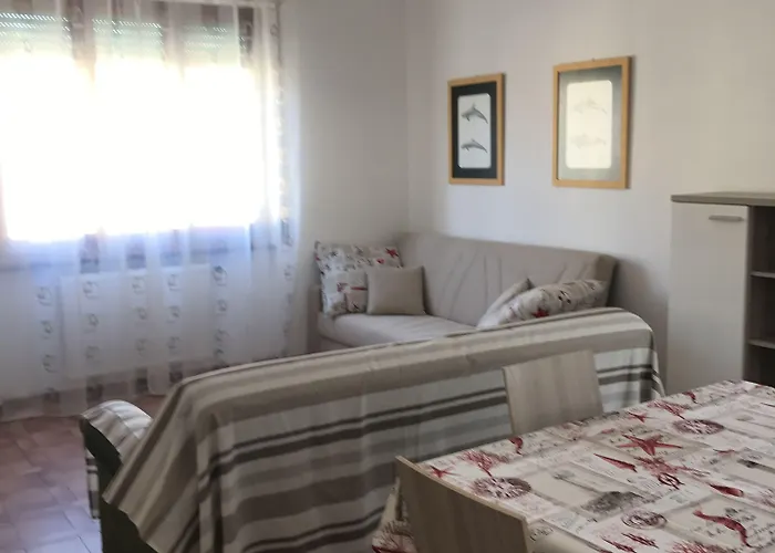 아파트 Maraschino